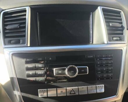 Черный Мерседес М-Класс, объемом двигателя 2.14 л и пробегом 245 тыс. км за 20000 $, фото 10 на Automoto.ua