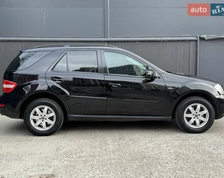 Чорний Мерседес М-Клас, об'ємом двигуна 3 л та пробігом 307 тис. км за 14750 $, фото 59 на Automoto.ua