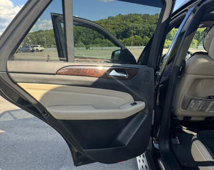 Чорний Мерседес М-Клас, об'ємом двигуна 3.5 л та пробігом 296 тис. км за 16900 $, фото 4 на Automoto.ua