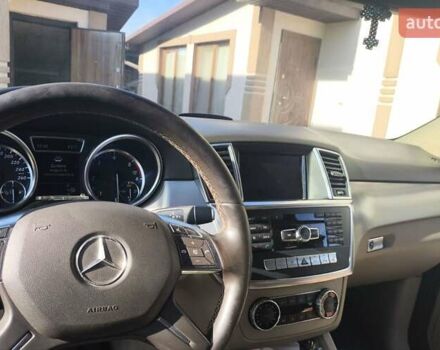 Черный Мерседес М-Класс, объемом двигателя 2.14 л и пробегом 245 тыс. км за 20000 $, фото 8 на Automoto.ua