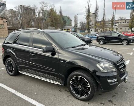 Черный Мерседес М-Класс, объемом двигателя 3.5 л и пробегом 128 тыс. км за 15200 $, фото 5 на Automoto.ua