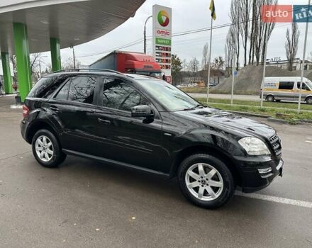 Чорний Мерседес М-Клас, об'ємом двигуна 3 л та пробігом 307 тис. км за 13800 $, фото 5 на Automoto.ua