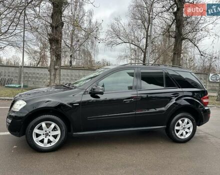 Чорний Мерседес М-Клас, об'ємом двигуна 3 л та пробігом 307 тис. км за 13800 $, фото 2 на Automoto.ua