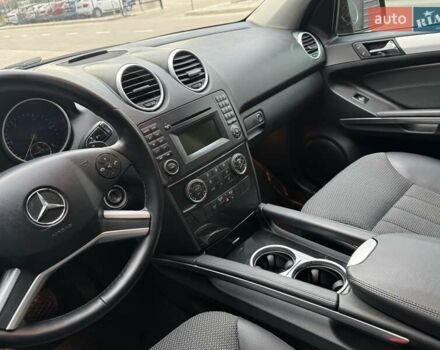 Чорний Мерседес М-Клас, об'ємом двигуна 3 л та пробігом 307 тис. км за 14750 $, фото 18 на Automoto.ua