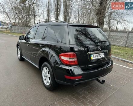 Чорний Мерседес М-Клас, об'ємом двигуна 3 л та пробігом 307 тис. км за 13800 $, фото 10 на Automoto.ua