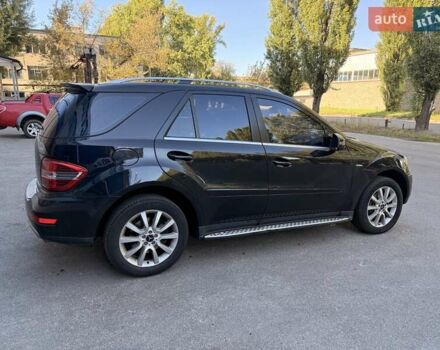 Черный Мерседес М-Класс, объемом двигателя 2.99 л и пробегом 222 тыс. км за 18500 $, фото 6 на Automoto.ua