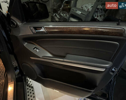 Черный Мерседес М-Класс, объемом двигателя 2.99 л и пробегом 184 тыс. км за 16000 $, фото 14 на Automoto.ua