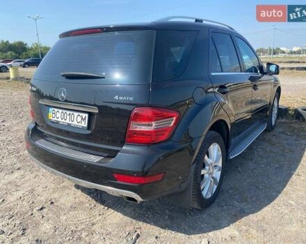 Черный Мерседес М-Класс, объемом двигателя 3.72 л и пробегом 80 тыс. км за 17999 $, фото 5 на Automoto.ua