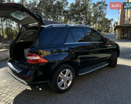 Черный Мерседес М-Класс, объемом двигателя 3 л и пробегом 260 тыс. км за 20500 $, фото 19 на Automoto.ua