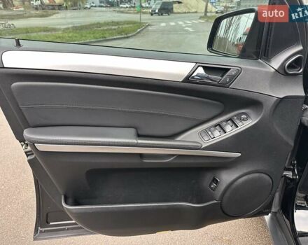 Чорний Мерседес М-Клас, об'ємом двигуна 3 л та пробігом 307 тис. км за 13800 $, фото 15 на Automoto.ua