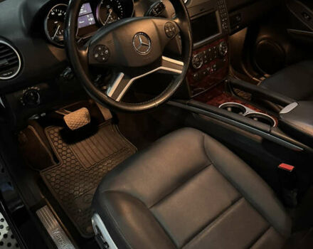 Черный Мерседес М-Класс, объемом двигателя 2.99 л и пробегом 184 тыс. км за 16000 $, фото 9 на Automoto.ua