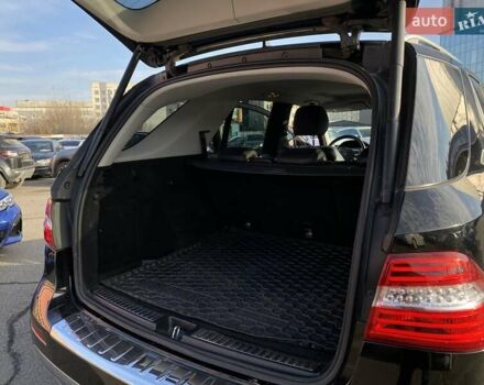 Черный Мерседес М-Класс, объемом двигателя 3 л и пробегом 145 тыс. км за 19990 $, фото 6 на Automoto.ua