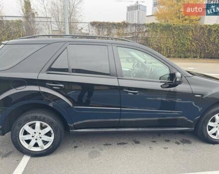 Черный Мерседес М-Класс, объемом двигателя 3 л и пробегом 307 тыс. км за 17000 $, фото 6 на Automoto.ua