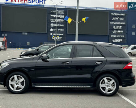 Черный Мерседес М-Класс, объемом двигателя 3.5 л и пробегом 160 тыс. км за 19500 $, фото 3 на Automoto.ua