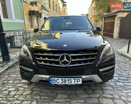 Черный Мерседес М-Класс, объемом двигателя 2.14 л и пробегом 247 тыс. км за 20500 $, фото 2 на Automoto.ua