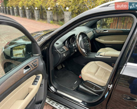 Мерседес М-Класс 2012 в Киеве на Automoto.ua Черный Мерседес М-Класс, объемом двигателя 3.5 л и пробегом 160 тыс. км за 17900 $, фото 16 на Automoto.ua