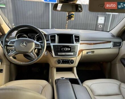 Черный Мерседес М-Класс, объемом двигателя 2.99 л и пробегом 240 тыс. км за 21900 $, фото 12 на Automoto.ua