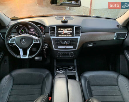 Чорний Мерседес М-Клас, об'ємом двигуна 2.99 л та пробігом 286 тис. км за 21500 $, фото 8 на Automoto.ua