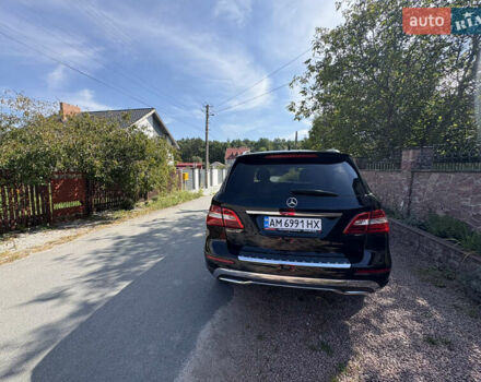 Мерседес М-Клас 2012 у Житомирі на Automoto.ua Чорний Мерседес М-Клас, об'ємом двигуна 2.14 л та пробігом 261 тис. км за 18900 $, фото 5 на Automoto.ua