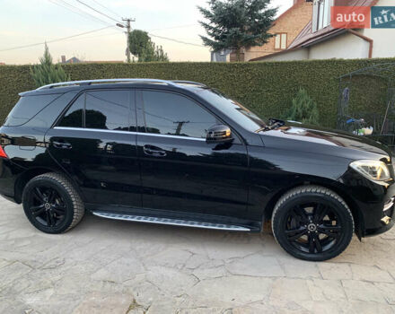 Мерседес М-Класс 2012 в Львове на Automoto.ua Черный Мерседес М-Класс, объемом двигателя 2.99 л и пробегом 286 тыс. км за 20950 $, фото 2 на Automoto.ua