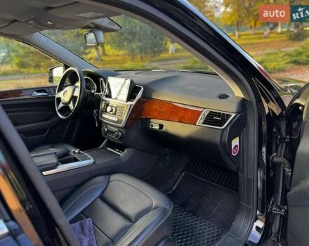 Мерседес М-Класс 2012 в Залещиках на Automoto.ua Черный Мерседес М-Класс, объемом двигателя 2.99 л и пробегом 128 тыс. км за 24200 $, фото 15 на Automoto.ua