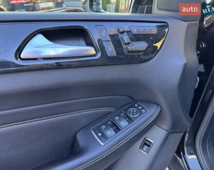 Черный Мерседес М-Класс, объемом двигателя 2.14 л и пробегом 160 тыс. км за 22500 $, фото 26 на Automoto.ua