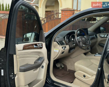 Черный Мерседес М-Класс, объемом двигателя 3 л и пробегом 255 тыс. км за 19400 $, фото 3 на Automoto.ua