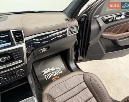 Черный Мерседес М-Класс, объемом двигателя 5.46 л и пробегом 119 тыс. км за 32990 $, фото 46 на Automoto.ua