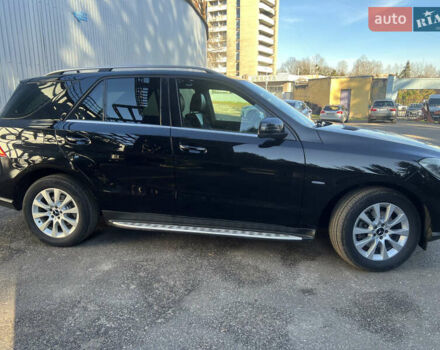 Черный Мерседес М-Класс, объемом двигателя 2.14 л и пробегом 198 тыс. км за 21700 $, фото 1 на Automoto.ua