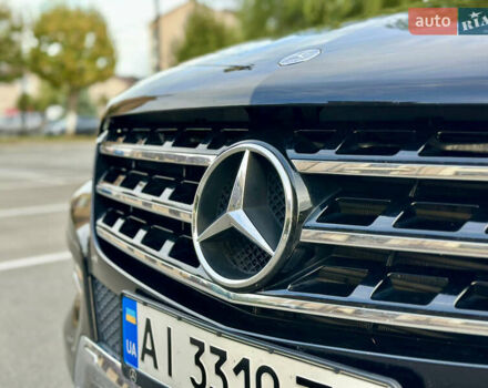Черный Мерседес М-Класс, объемом двигателя 2.99 л и пробегом 226 тыс. км за 20499 $, фото 18 на Automoto.ua