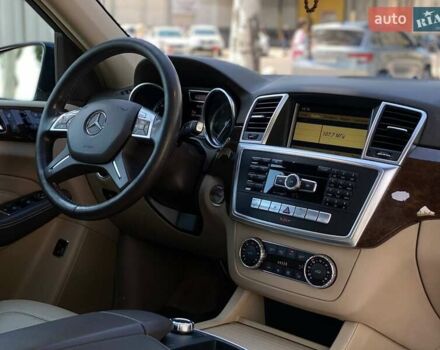 Чорний Мерседес М-Клас, об'ємом двигуна 2.99 л та пробігом 240 тис. км за 22499 $, фото 17 на Automoto.ua