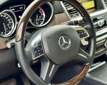 Черный Мерседес М-Класс, объемом двигателя 3.5 л и пробегом 160 тыс. км за 19500 $, фото 11 на Automoto.ua