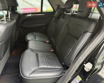 Черный Мерседес М-Класс, объемом двигателя 3.5 л и пробегом 142 тыс. км за 17500 $, фото 41 на Automoto.ua