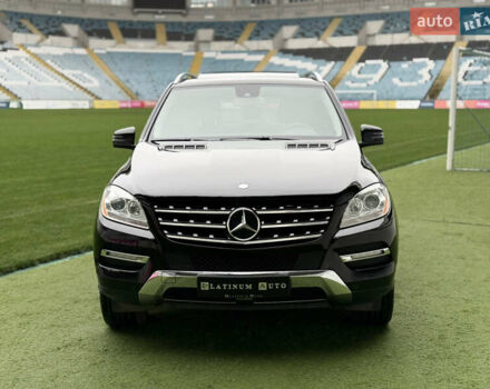 Черный Мерседес М-Класс, объемом двигателя 3.5 л и пробегом 142 тыс. км за 17500 $, фото 1 на Automoto.ua