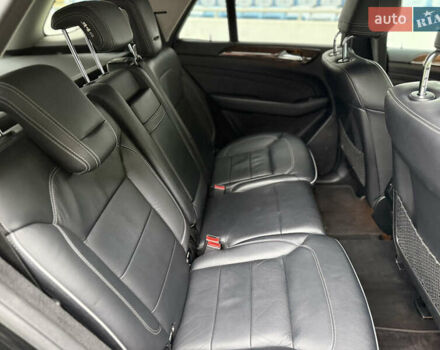 Черный Мерседес М-Класс, объемом двигателя 3.5 л и пробегом 142 тыс. км за 17500 $, фото 48 на Automoto.ua