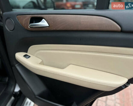 Мерседес М-Класс 2012 в Киеве на Automoto.ua Черный Мерседес М-Класс, объемом двигателя 3.5 л и пробегом 160 тыс. км за 17900 $, фото 29 на Automoto.ua