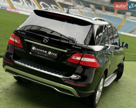 Черный Мерседес М-Класс, объемом двигателя 3.5 л и пробегом 142 тыс. км за 17500 $, фото 25 на Automoto.ua