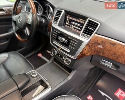 Черный Мерседес М-Класс, объемом двигателя 3.5 л и пробегом 142 тыс. км за 17500 $, фото 54 на Automoto.ua