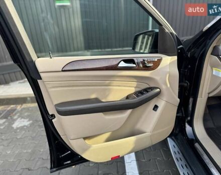 Черный Мерседес М-Класс, объемом двигателя 2.99 л и пробегом 240 тыс. км за 21900 $, фото 16 на Automoto.ua