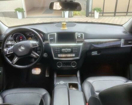 Черный Мерседес М-Класс, объемом двигателя 3 л и пробегом 272 тыс. км за 21500 $, фото 3 на Automoto.ua