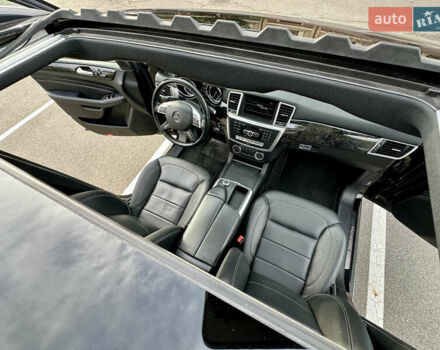 Черный Мерседес М-Класс, объемом двигателя 2.99 л и пробегом 226 тыс. км за 20499 $, фото 56 на Automoto.ua