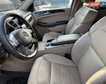 Черный Мерседес М-Класс, объемом двигателя 2.99 л и пробегом 240 тыс. км за 21900 $, фото 15 на Automoto.ua