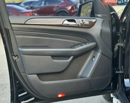 Чорний Мерседес М-Клас, об'ємом двигуна 2.99 л та пробігом 211 тис. км за 25000 $, фото 7 на Automoto.ua