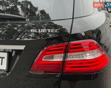 Мерседес М-Класс 2012 в Стрые на Automoto.ua Черный Мерседес М-Класс, объемом двигателя 2.99 л и пробегом 170 тыс. км за 18900 $, фото 11 на Automoto.ua