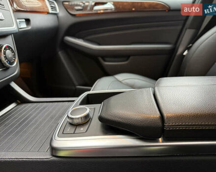 Черный Мерседес М-Класс, объемом двигателя 3.5 л и пробегом 142 тыс. км за 17500 $, фото 36 на Automoto.ua