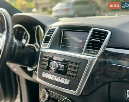 Черный Мерседес М-Класс, объемом двигателя 2.99 л и пробегом 226 тыс. км за 20499 $, фото 32 на Automoto.ua