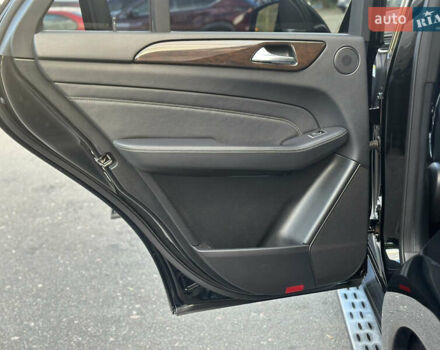 Чорний Мерседес М-Клас, об'ємом двигуна 2.99 л та пробігом 211 тис. км за 25000 $, фото 21 на Automoto.ua