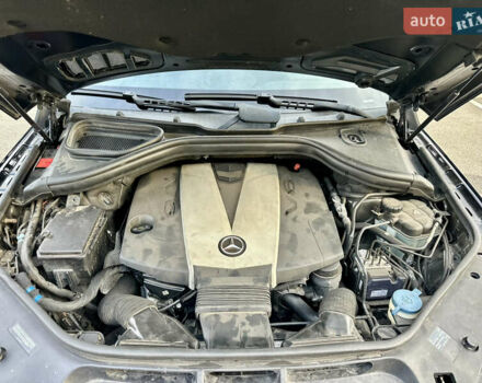 Черный Мерседес М-Класс, объемом двигателя 2.99 л и пробегом 226 тыс. км за 20499 $, фото 64 на Automoto.ua