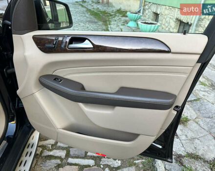 Черный Мерседес М-Класс, объемом двигателя 2.14 л и пробегом 247 тыс. км за 20500 $, фото 41 на Automoto.ua