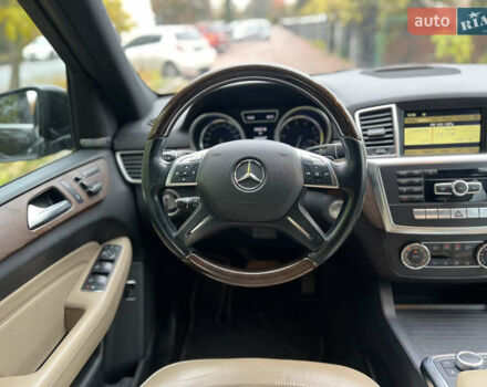 Мерседес М-Класс 2012 в Киеве на Automoto.ua Черный Мерседес М-Класс, объемом двигателя 3.5 л и пробегом 160 тыс. км за 17900 $, фото 15 на Automoto.ua